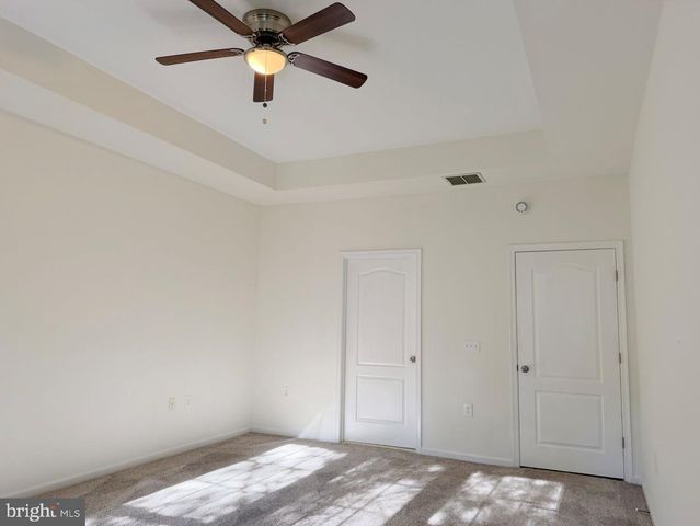 1 FREEPORT LN, Berlin, MD 21811