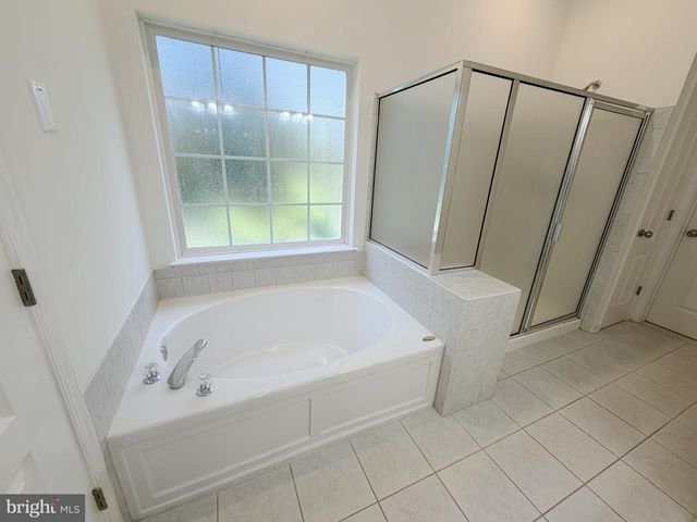 1 FREEPORT LN, Berlin, MD 21811