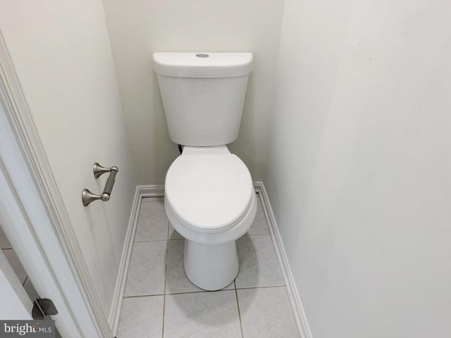 1 FREEPORT LN, Berlin, MD 21811