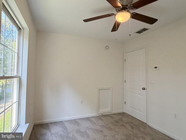 1 FREEPORT LN, Berlin, MD 21811