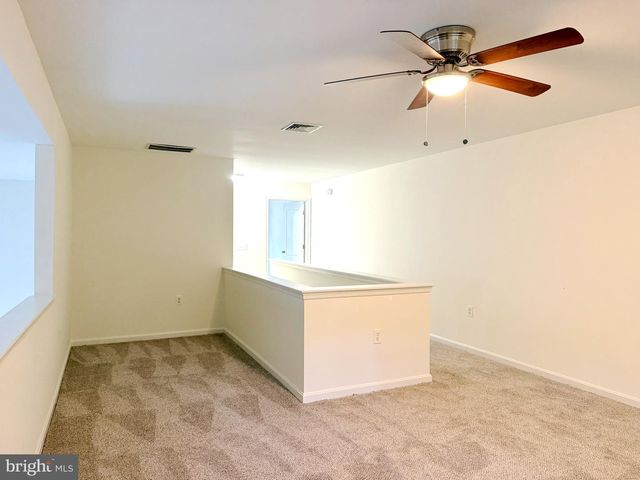 1 FREEPORT LN, Berlin, MD 21811