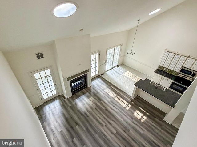 1 FREEPORT LN, Berlin, MD 21811