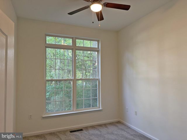 1 FREEPORT LN, Berlin, MD 21811