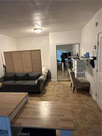 1605 W 87th, Los Angeles, CA 90047