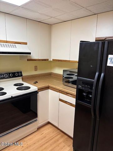 102 Meadowbrook Drive, Bethlehem, NY 12159