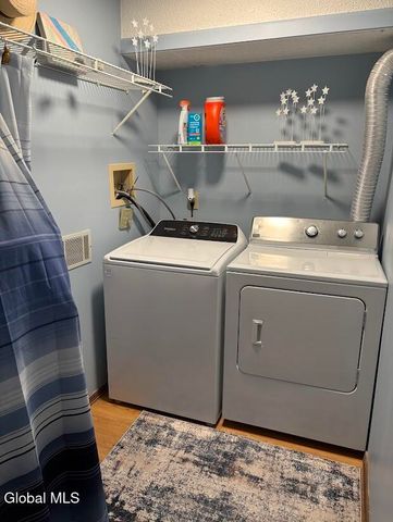 102 Meadowbrook Drive, Bethlehem, NY 12159