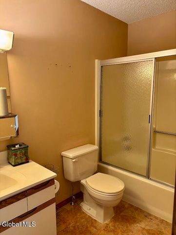 102 Meadowbrook Drive, Bethlehem, NY 12159