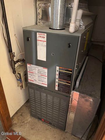 102 Meadowbrook Drive, Bethlehem, NY 12159