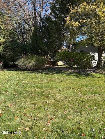 102 Meadowbrook Drive, Bethlehem, NY 12159