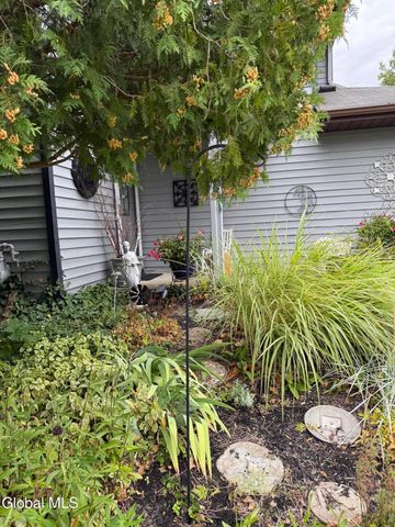 102 Meadowbrook Drive, Bethlehem, NY 12159