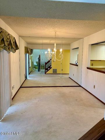 102 Meadowbrook Drive, Bethlehem, NY 12159