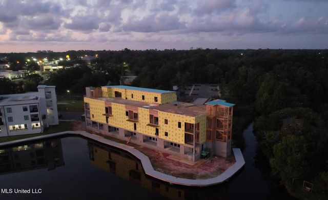 1302 Magnolia Street, B301, Gulfport, MS 39507