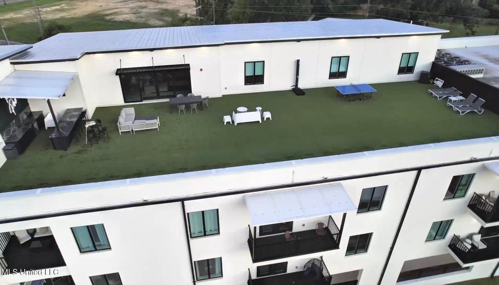 1302 Magnolia Street, B301, Gulfport, MS 39507