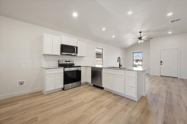 2407 Bryan Avenue, Wolfforth, TX 79382