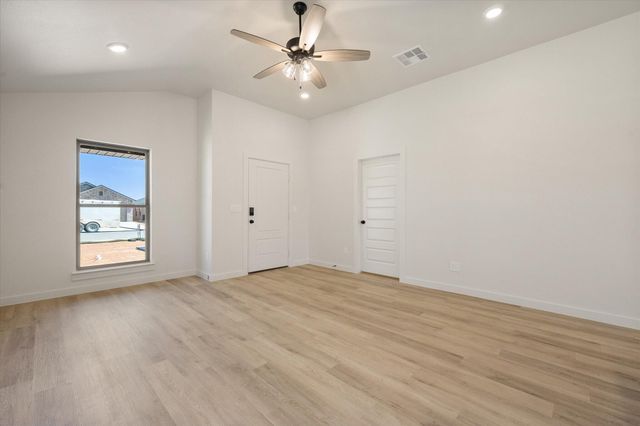 2407 Bryan Avenue, Wolfforth, TX 79382