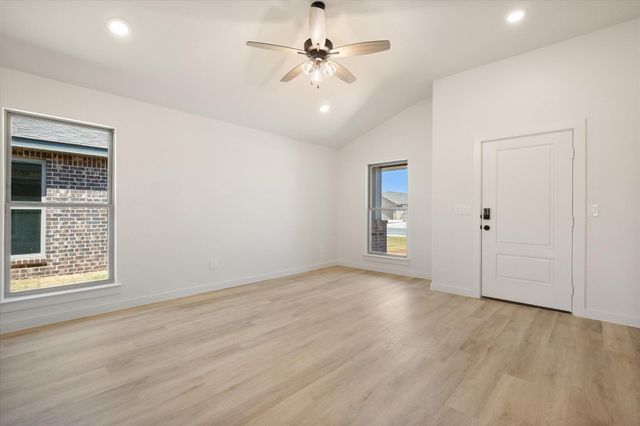 2407 Bryan Avenue, Wolfforth, TX 79382