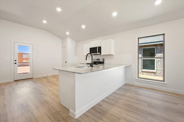 2407 Bryan Avenue, Wolfforth, TX 79382