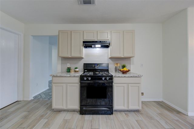 9926 Myrtle Field Lane, Houston, TX 77044