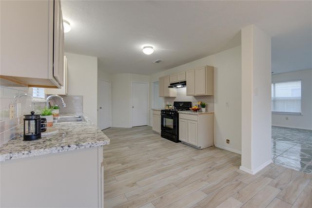 9926 Myrtle Field Lane, Houston, TX 77044