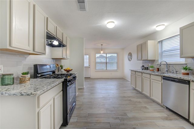 9926 Myrtle Field Lane, Houston, TX 77044