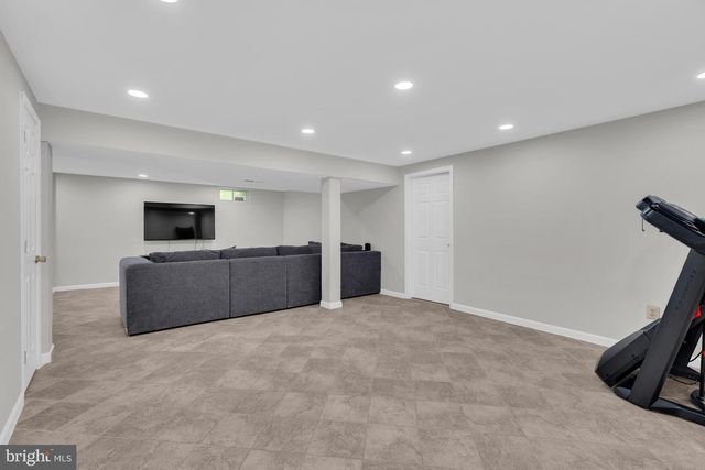 7707 LAKE GLEN DR, Glenn Dale, MD 20769