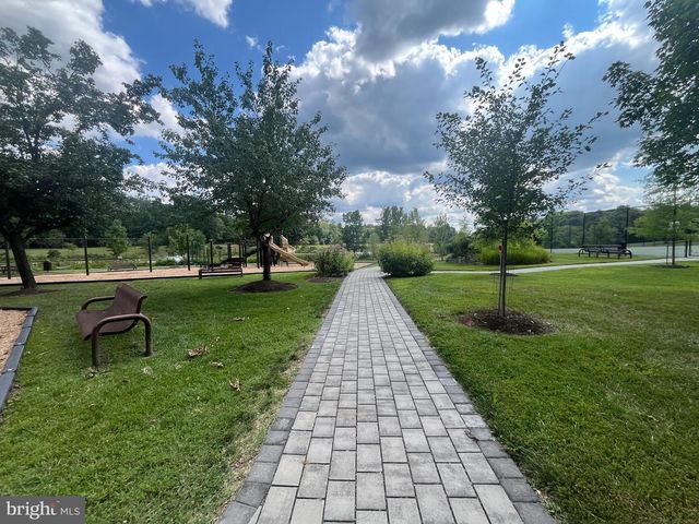 7707 LAKE GLEN DR, Glenn Dale, MD 20769