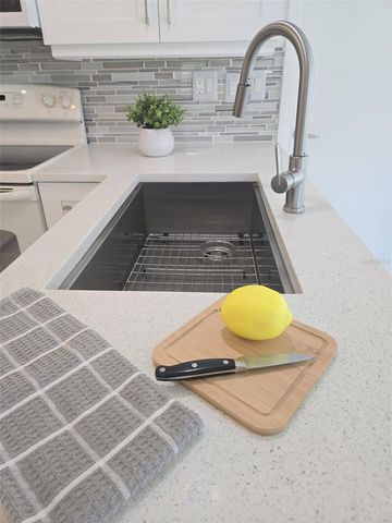 3466 SUTTON PLACE, Palm Harbor, FL 34684