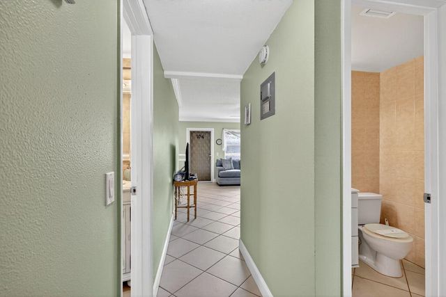 480 Horizons W 104, Boynton Beach, FL 33435