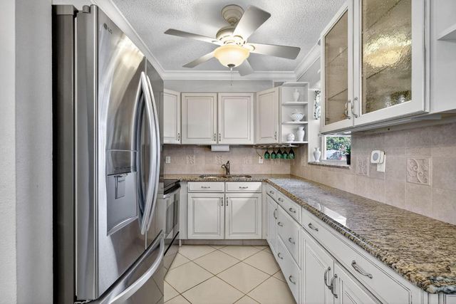 480 Horizons W 104, Boynton Beach, FL 33435