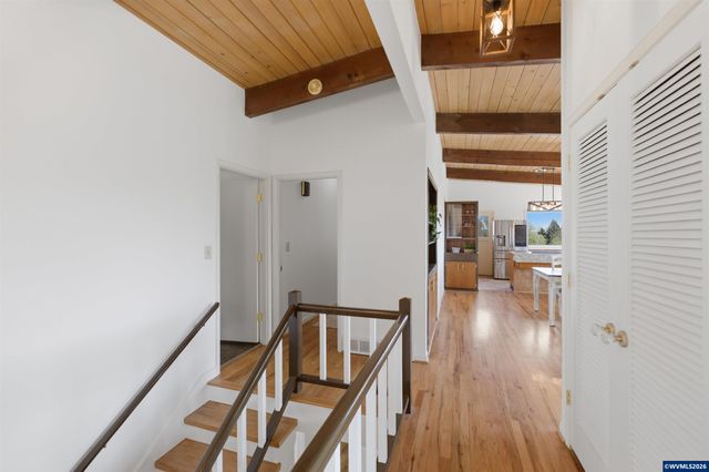 3337 13th St SE, Salem, OR 97302