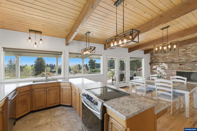 3337 13th St SE, Salem, OR 97302