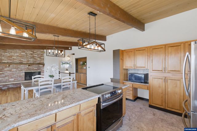 3337 13th St SE, Salem, OR 97302