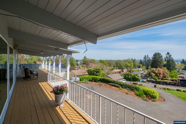 3337 13th St SE, Salem, OR 97302