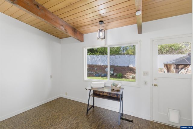 3337 13th St SE, Salem, OR 97302