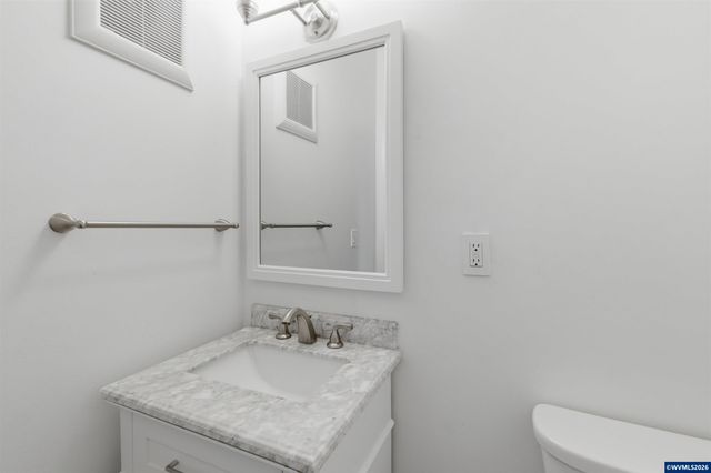 3337 13th St SE, Salem, OR 97302