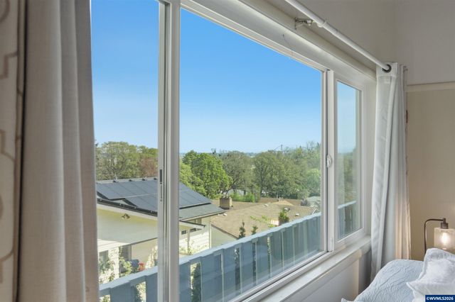 3337 13th St SE, Salem, OR 97302