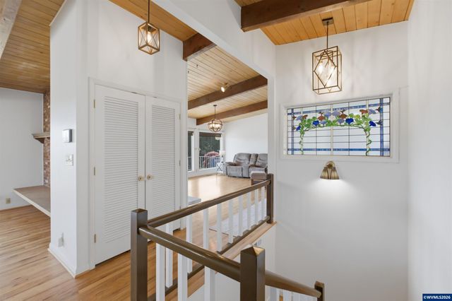 3337 13th St SE, Salem, OR 97302