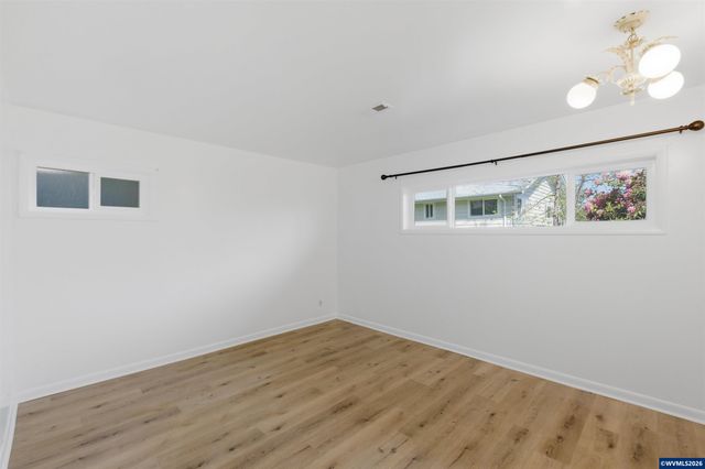 3337 13th St SE, Salem, OR 97302