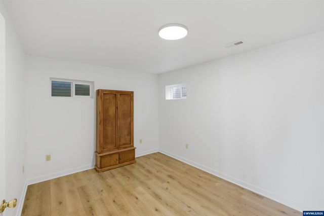 3337 13th St SE, Salem, OR 97302