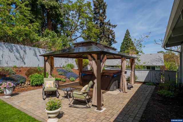 3337 13th St SE, Salem, OR 97302