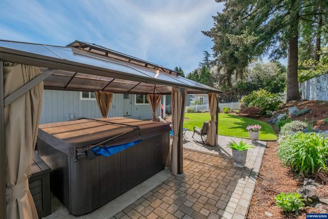 3337 13th St SE, Salem, OR 97302