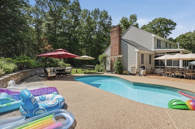 115 Hunter Road, Uxbridge, MA 01569