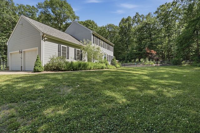 115 Hunter Road, Uxbridge, MA 01569