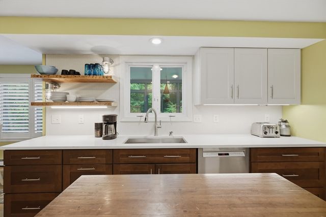 115 Hunter Road, Uxbridge, MA 01569