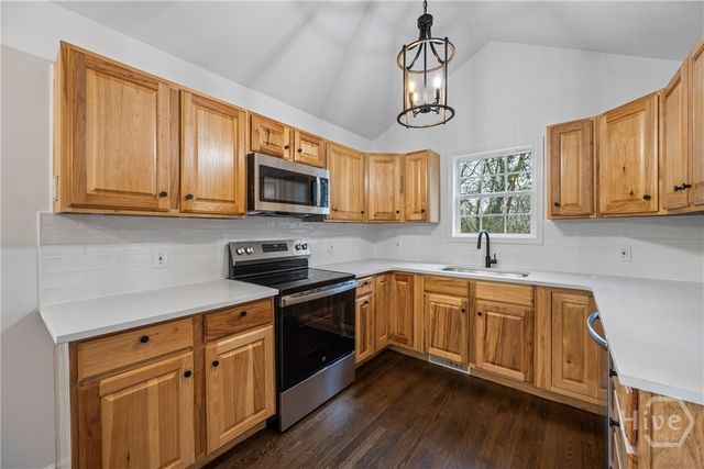 475 Hilltop Way, Toccoa, GA 30577