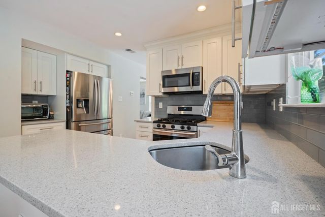 59 Amberfield Road, Robbinsville, NJ 08691