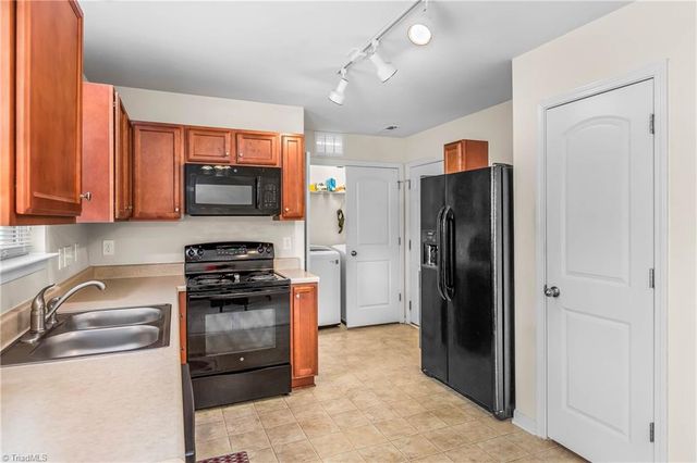 5009 Hogan Point Court, Winston-salem, NC 27127