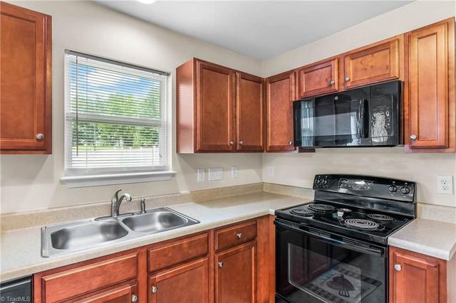 5009 Hogan Point Court, Winston-salem, NC 27127
