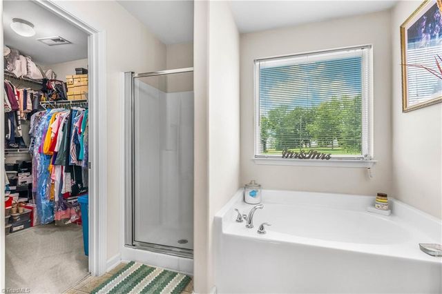 5009 Hogan Point Court, Winston-salem, NC 27127