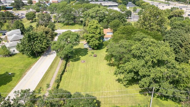 4417 Yender Avenue, Lisle, IL 60532